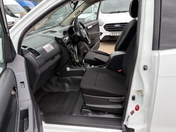 Isuzu Rodeo ISUZU D-MAX 4X4 WITH AIRCON.