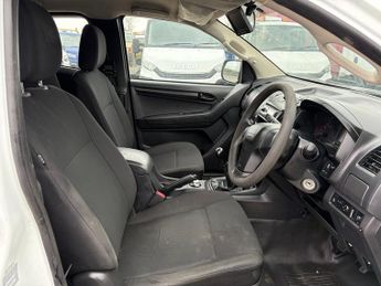 Isuzu Rodeo ISUZU D-MAX 4X4 WITH AIRCON. 8,795+VAT