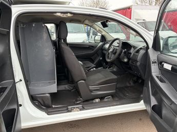 Isuzu Rodeo ISUZU D-MAX 4X4 WITH AIRCON. 7,495+VAT