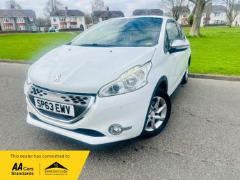 Peugeot 208 E-HDI ALLURE