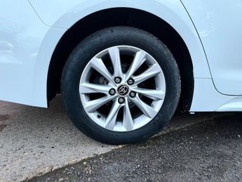 Toyota Corolla 2.0 VVT-h Icon Touring Sports 5dr Petrol Hybrid CVT Euro 6 (s/s)