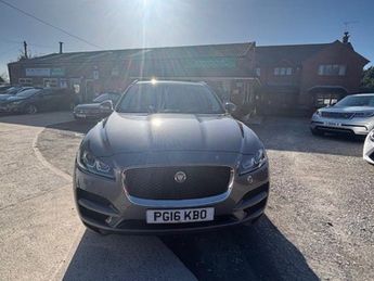 Jaguar F-Pace PORTFOLIO AWD-PANORAMIC ROOF-HEATED SEATS-SAT NAVIGATION-THE LIS