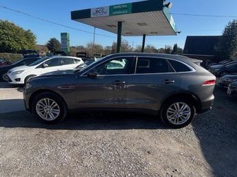 Jaguar F-Pace PORTFOLIO AWD-PANORAMIC ROOF-HEATED SEATS-SAT NAVIGATION-THE LIS
