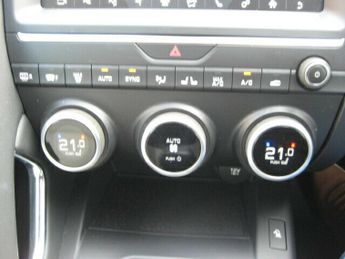Jaguar E-PACE 2.0D 180 AWD HSE Automatic
