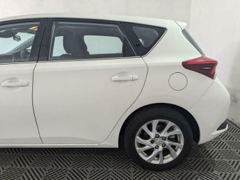 Toyota Auris 1.8 VVT-h Business Edition CVT Euro 6 (s/s) 5dr (Safety Sense)