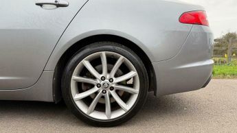 Jaguar XF 3.0d V6 Premium Luxury Auto Euro 5 4dr