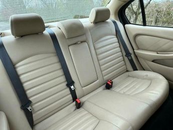 Jaguar X-Type 2.2D DPF SE 4dr