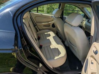 Jaguar X-Type 2.2D DPF SE 4dr