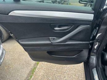 BMW 5 SERIES 2.0 520d Luxury Auto Euro 6 (s/s) 4dr
