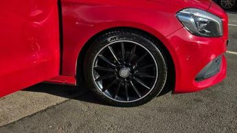 Mercedes-Benz A Class 2.1 A200d AMG Line (Premium Plus) Hatchback 5dr Diesel 7G-DCT Eu