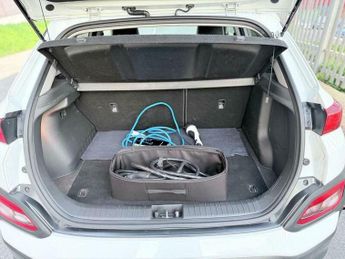 Hyundai KONA 64kWh Premium SE Auto 5dr (7kW Charger)
