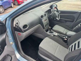 Ford Focus 1.6 Zetec 5dr
