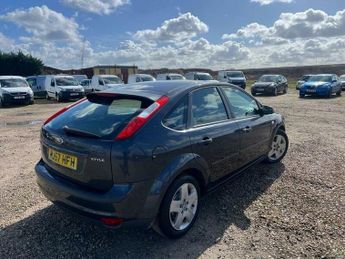Ford Focus 1.6 Style 5dr