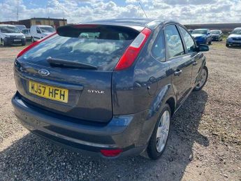 Ford Focus 1.6 Style 5dr