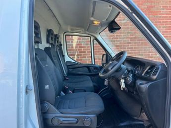 Iveco Daily 2.3D HPI 14V 35S 3520 Panel Van 5dr Diesel HiMatic MWB H2 Euro 6