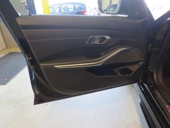 BMW 3 SERIES 320d XDRIVE M SPORT