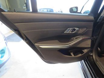 BMW 3 SERIES 320d XDRIVE M SPORT