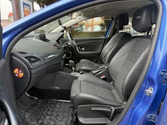 Renault Megane 1.5 dCi Dynamique TomTom Hatchback 5dr Diesel EDC Euro 5 (110 ps