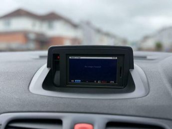 Renault Megane 1.5 dCi Dynamique TomTom Hatchback 5dr Diesel EDC Euro 5 (110 ps