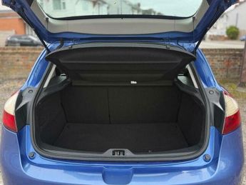 Renault Megane 1.5 dCi Dynamique TomTom Hatchback 5dr Diesel EDC Euro 5 (110 ps