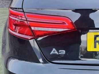 Audi A3 1.5 TFSI CoD 35 Black Edition Sportback S Tronic Euro 6 (s/s) 5d