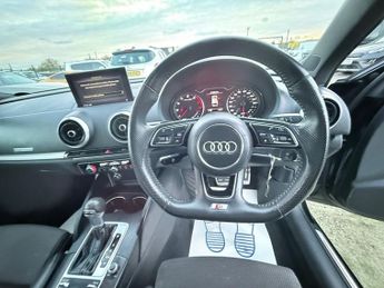 Audi A3 1.5 TFSI CoD 35 Black Edition Sportback S Tronic Euro 6 (s/s) 5d