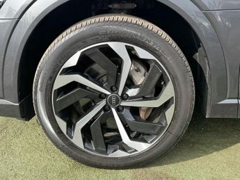 Audi E-TRON 50 Black Edition Auto quattro 5dr 71.2kWh (11kW Charger)