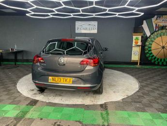 Vauxhall Astra 1.6 16v SRi Euro 5 5dr