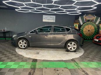 Vauxhall Astra 1.6 16v SRi Euro 5 5dr