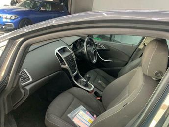 Vauxhall Astra 1.6 16v SRi Euro 5 5dr