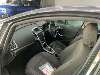Vauxhall Astra 1.6 16v SRi Euro 5 5dr