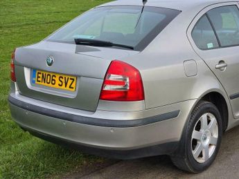 Skoda Octavia 1.6 FSI Elegance Tiptronic Euro 4 5dr