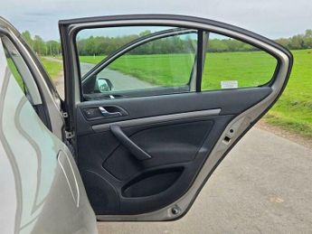 Skoda Octavia 1.6 FSI Elegance Tiptronic Euro 4 5dr