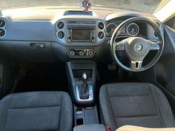 Volkswagen Tiguan 2.0 TDI BlueMotion Tech Escape DSG 4WD Euro 5 (s/s) 5dr