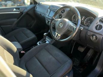Volkswagen Tiguan 2.0 TDI BlueMotion Tech Escape DSG 4WD Euro 5 (s/s) 5dr