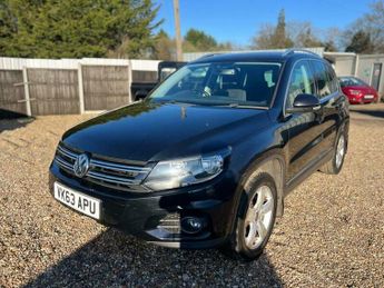 Volkswagen Tiguan 2.0 TDI BlueMotion Tech Escape DSG 4WD Euro 5 (s/s) 5dr