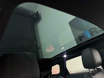 Land Rover Range Rover Evoque 2.0 Range Rover Evoque R-Dynamic SE Auto 4WD 5dr