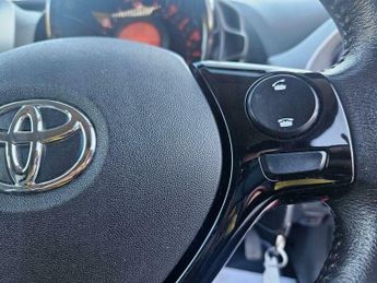 Toyota AYGO 1.0 VVT-i x-play x-shift Euro 6 5dr