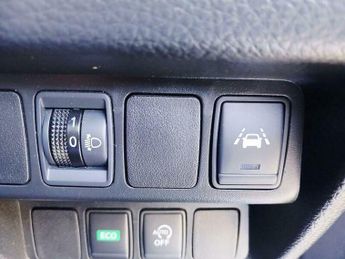 Nissan Qashqai 1.2 DIG-T N-Connecta XTRON Euro 6 (s/s) 5dr