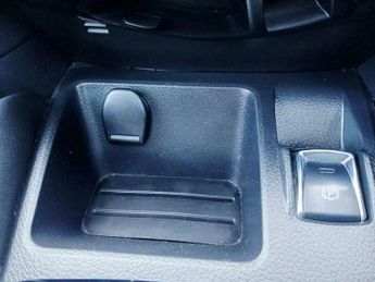 Nissan Qashqai 1.2 DIG-T N-Connecta XTRON Euro 6 (s/s) 5dr