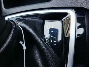 Nissan Qashqai 1.2 DIG-T N-Connecta XTRON Euro 6 (s/s) 5dr