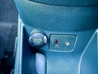 Ford Fiesta ZETEC BLUETOOTH+FSH+CLEAN MOT+2 KEYS