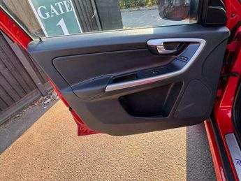 Volvo XC60 2.4 D5 R-Design Lux Nav Geartronic AWD Euro 5 5dr