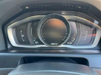 Volvo XC60 2.4 D5 R-Design Lux Nav Geartronic AWD Euro 5 5dr