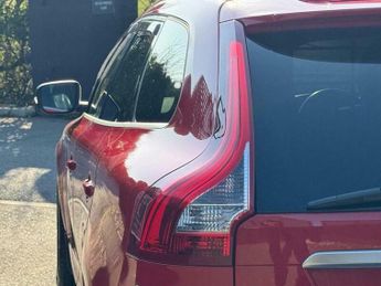 Volvo XC60 2.4 D5 R-Design Lux Nav Geartronic AWD Euro 5 5dr