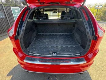Volvo XC60 2.4 D5 R-Design Lux Nav Geartronic AWD Euro 5 5dr