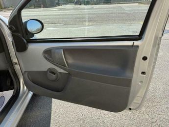 Peugeot 107 1.0 12V Urban 2 Tronic Euro 4 3dr