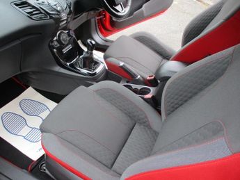 Ford Fiesta ZETEC S RED EDITION