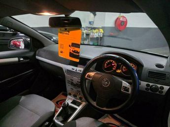 Vauxhall Astra 1.4i 16v Sport Sport Hatch 3dr