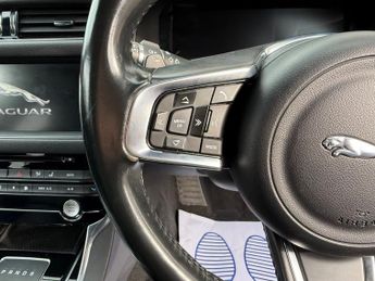 Jaguar XF D R-SPORT